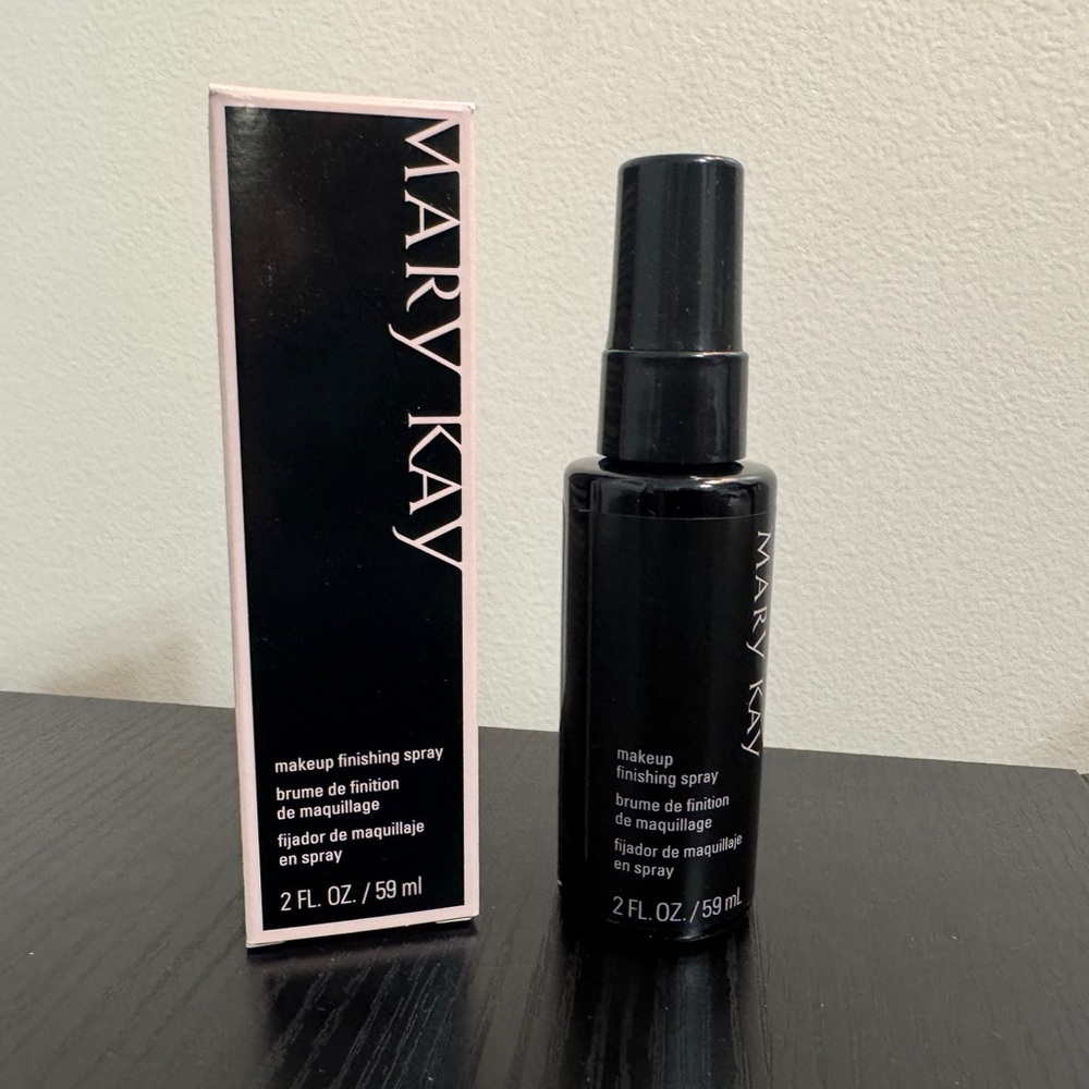 Mary Kay Makeup Finishing Spray by Skindinavia
